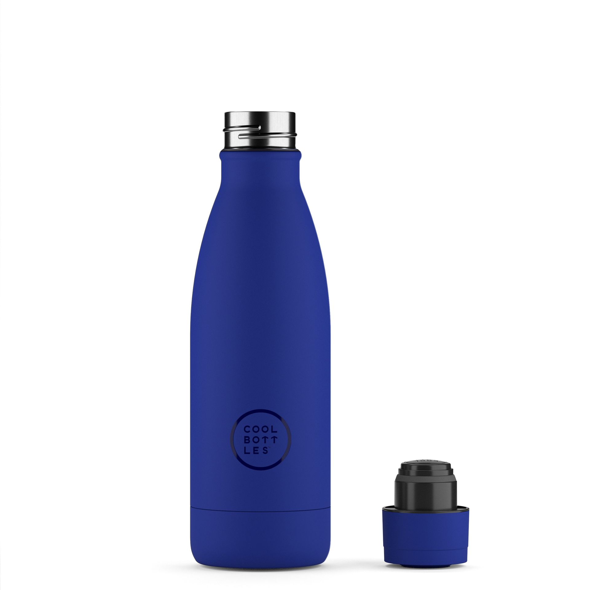 Garrafa térmica azul da Cool Bottles sem tampa