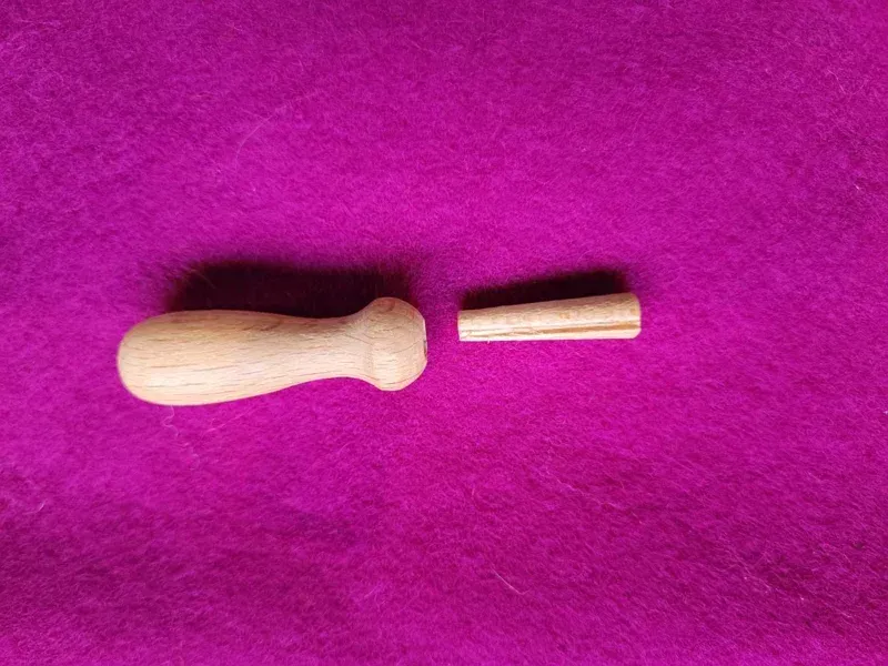 Houten viltnaald houder