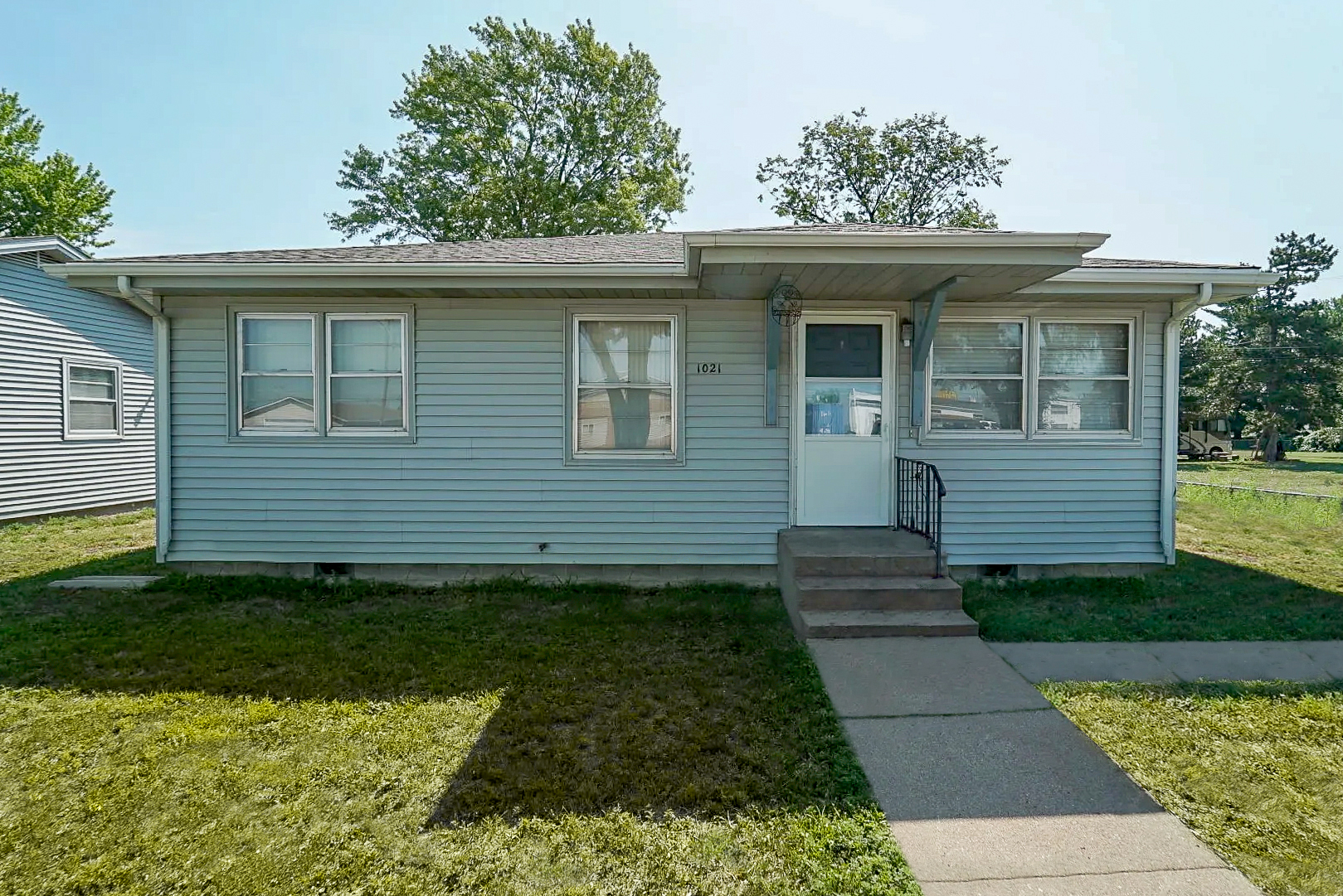 1021 S Lincoln Ave