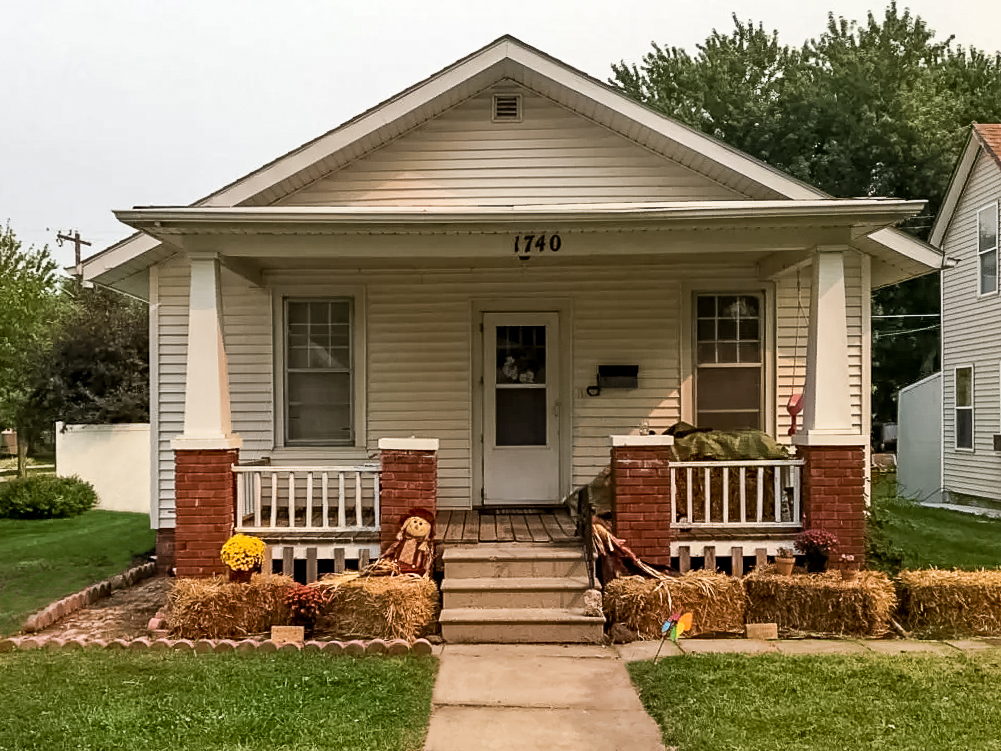 1740 W 4th St