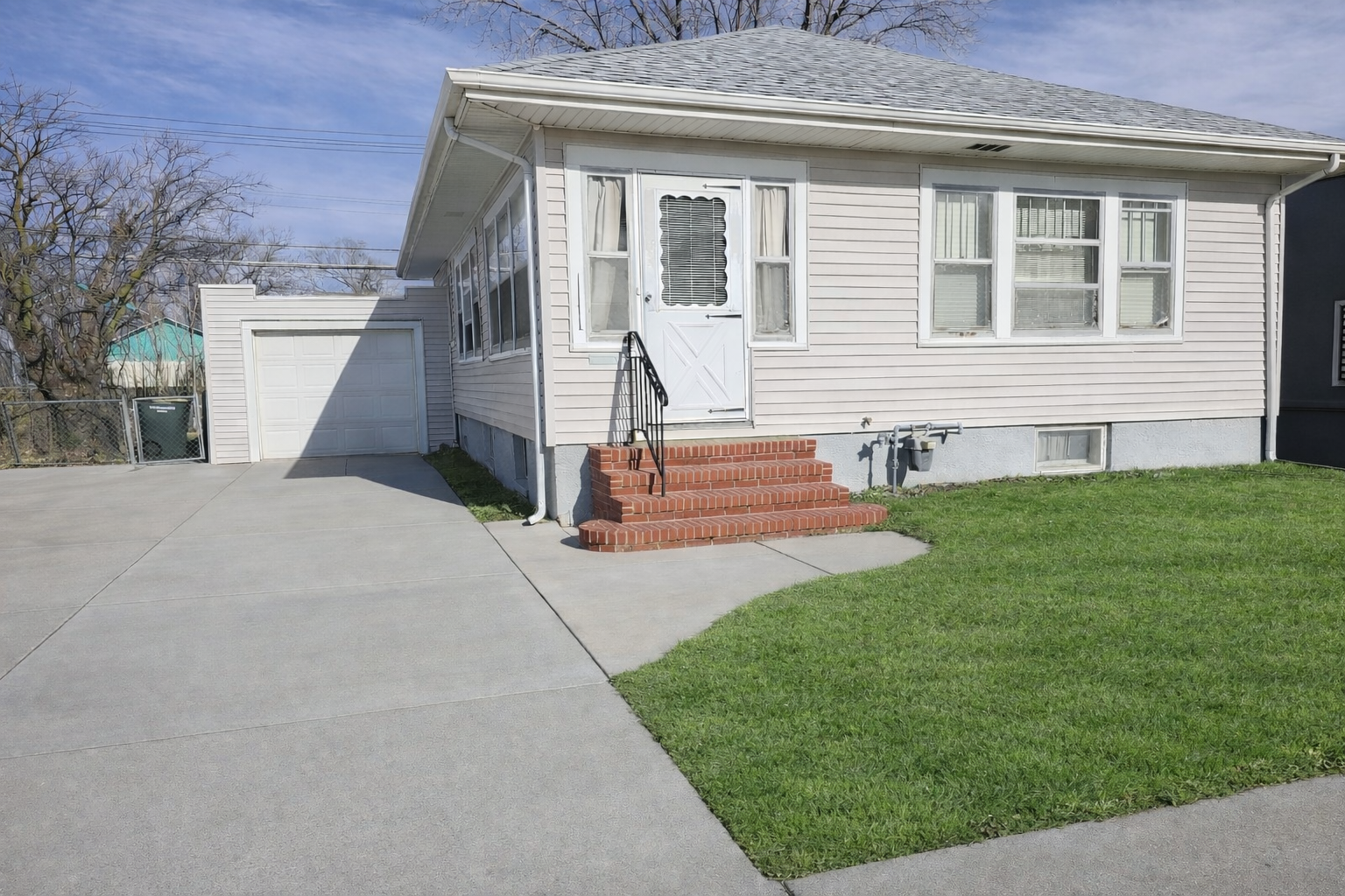 1714 W 2nd Street