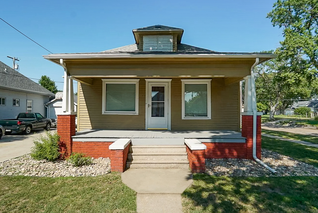 747 N Williams