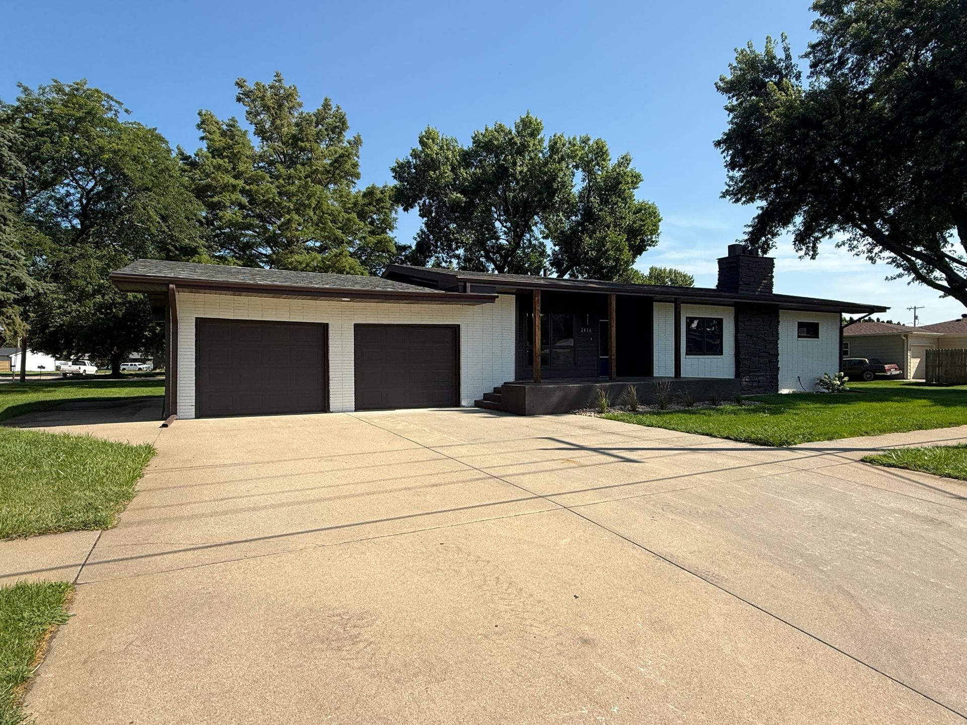 2416 W 9th Street