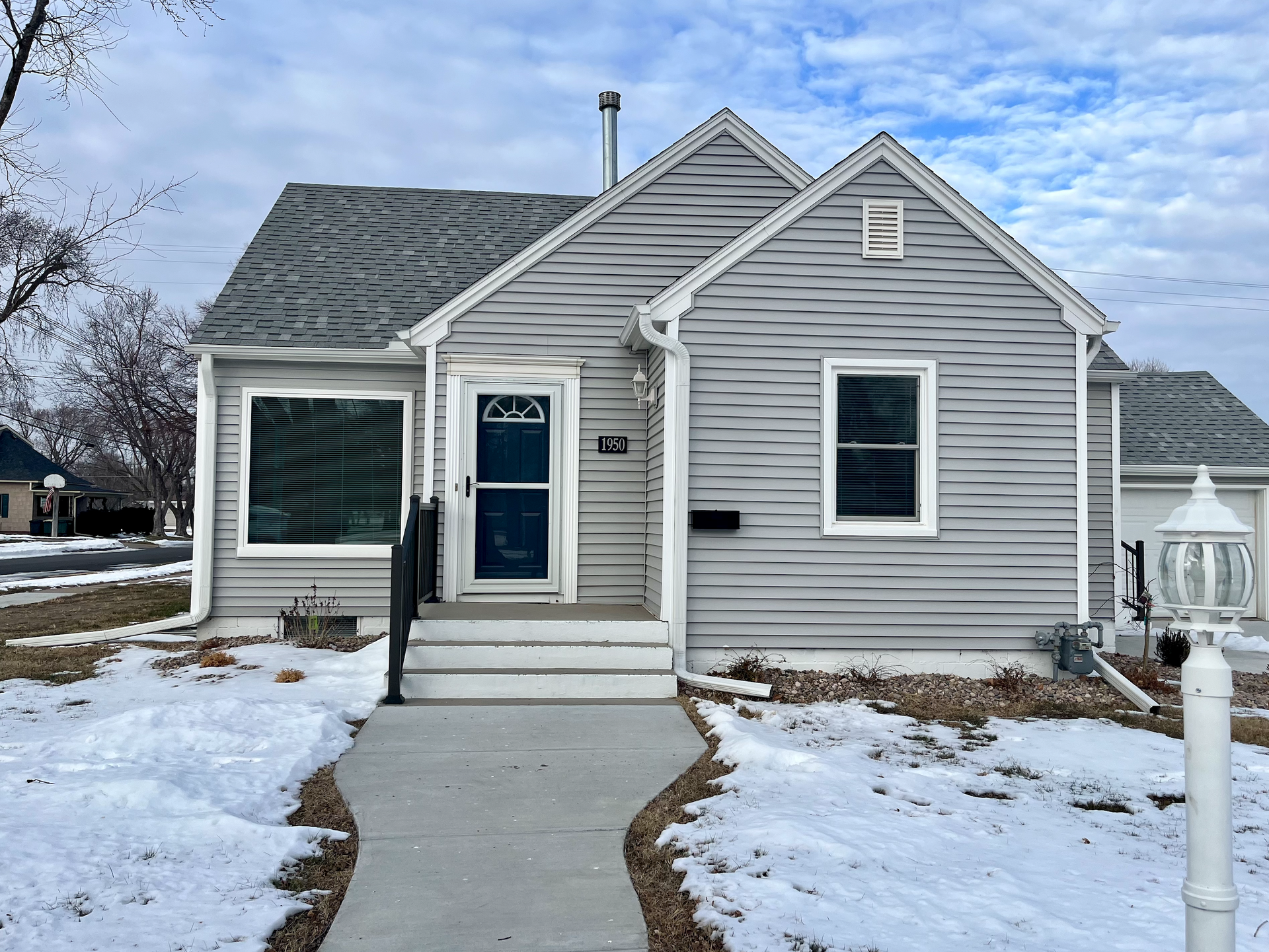 1950 W 6th Street