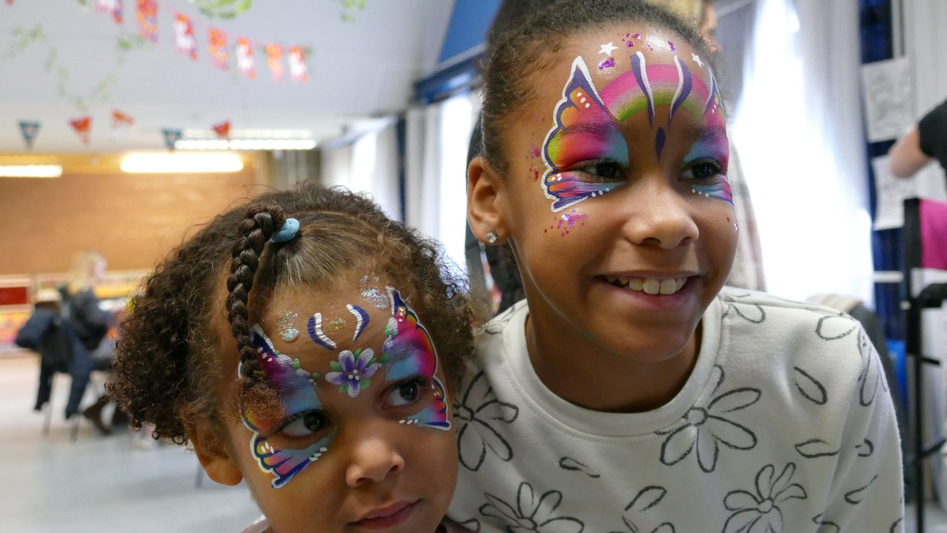 Kindervermaak schminken door Vanja Glitter & Schmink voor feest en evenement in Emmen, Assen, Groningen, Hoogeveen, Drenthe en Groningen