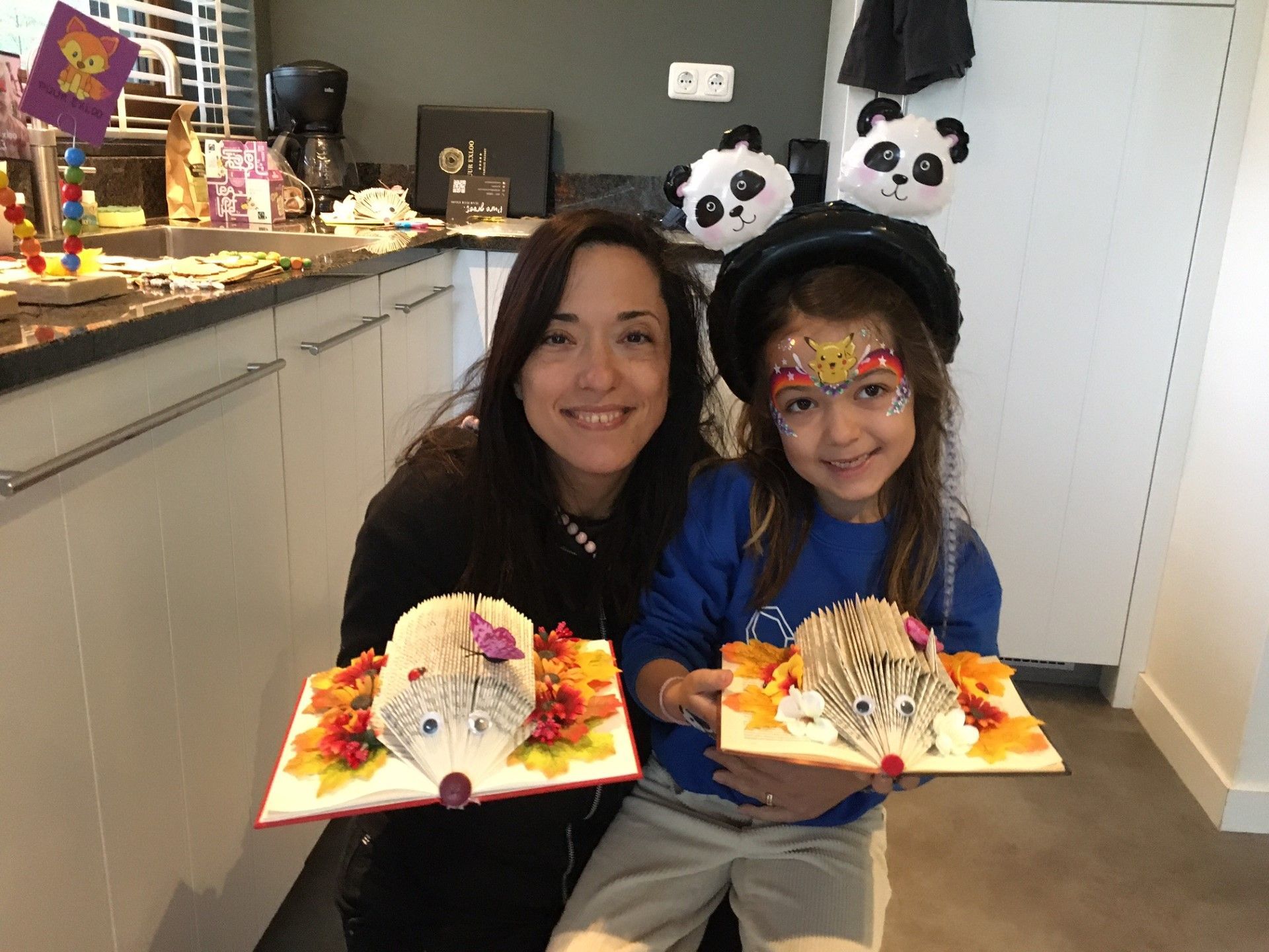 Kindervermaak knutselactiviteiten en schminken door Vanja Glitter & Schmink voor feest en evenement in Emmen, Assen, Groningen, Hoogeveen, Drenthe en Groningen
