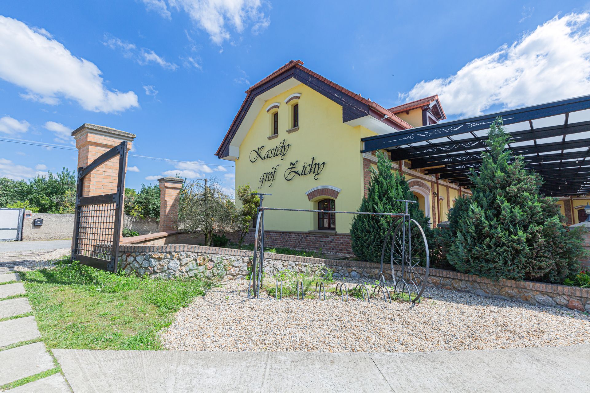 kastely grof zichy exterior