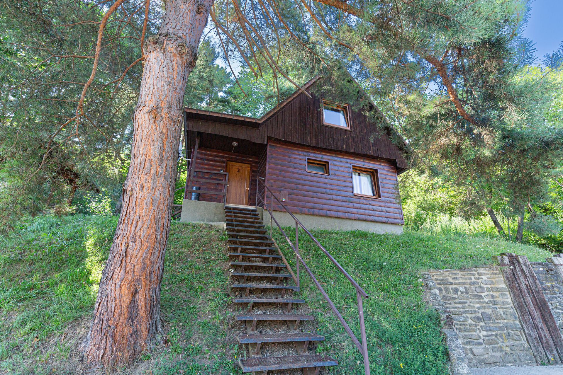 wooden cabin