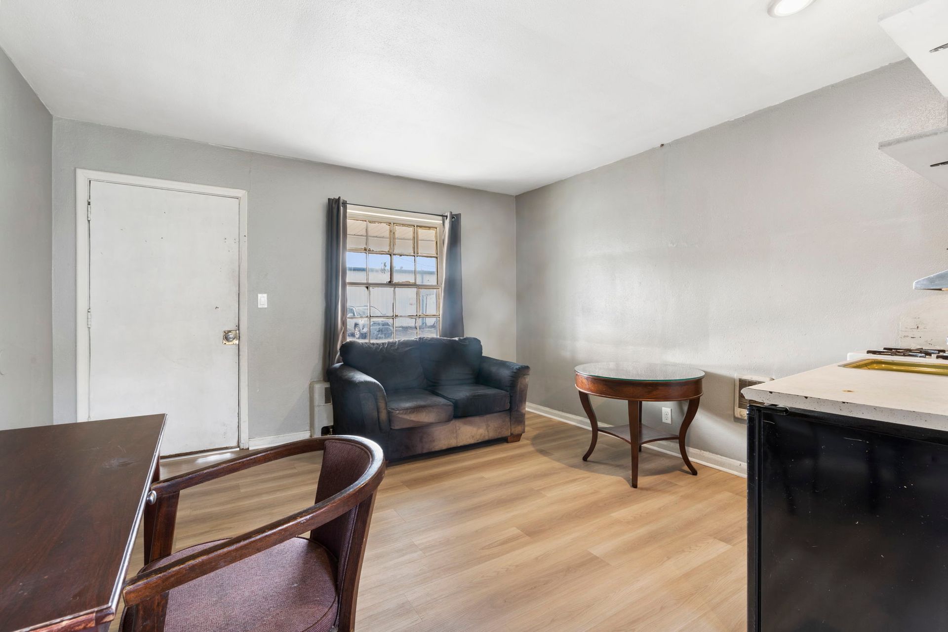 guest-room-living-area