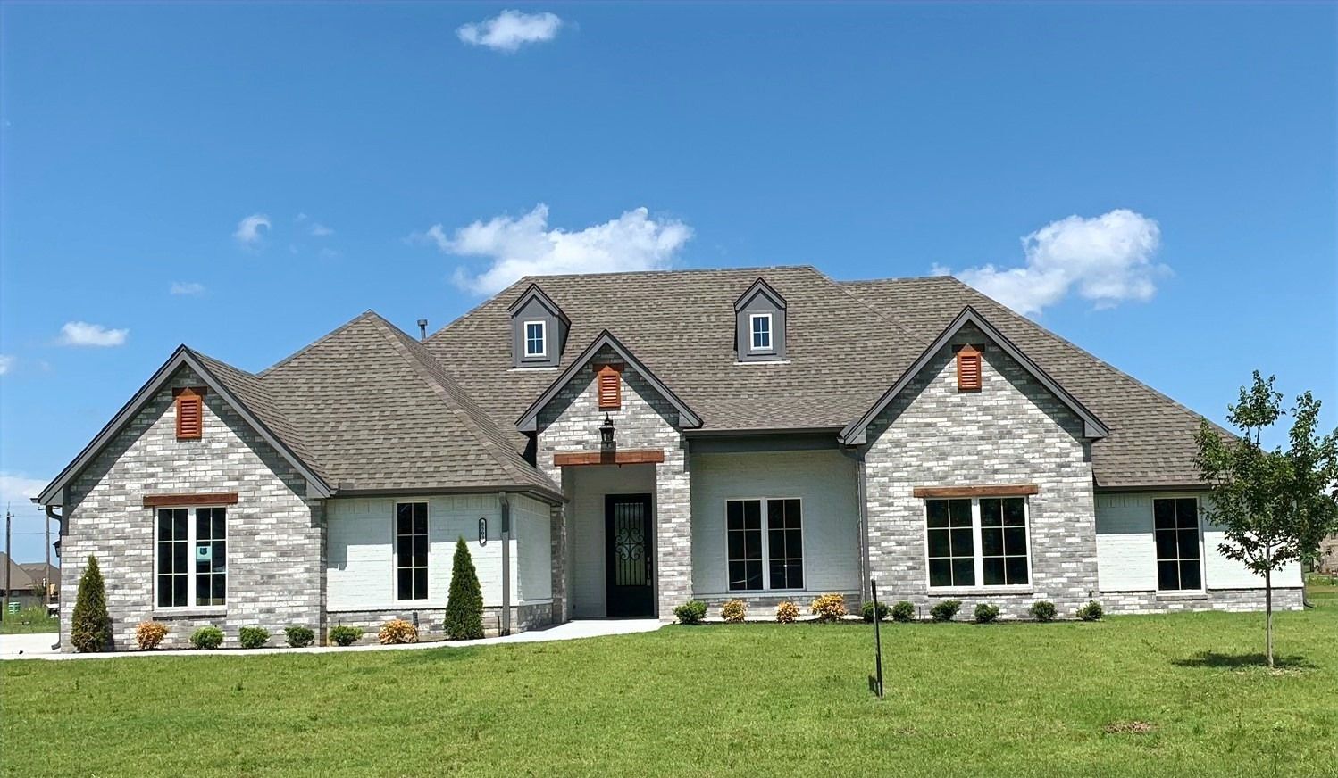 Exterior and Outdoor | Select Home Builders LLC