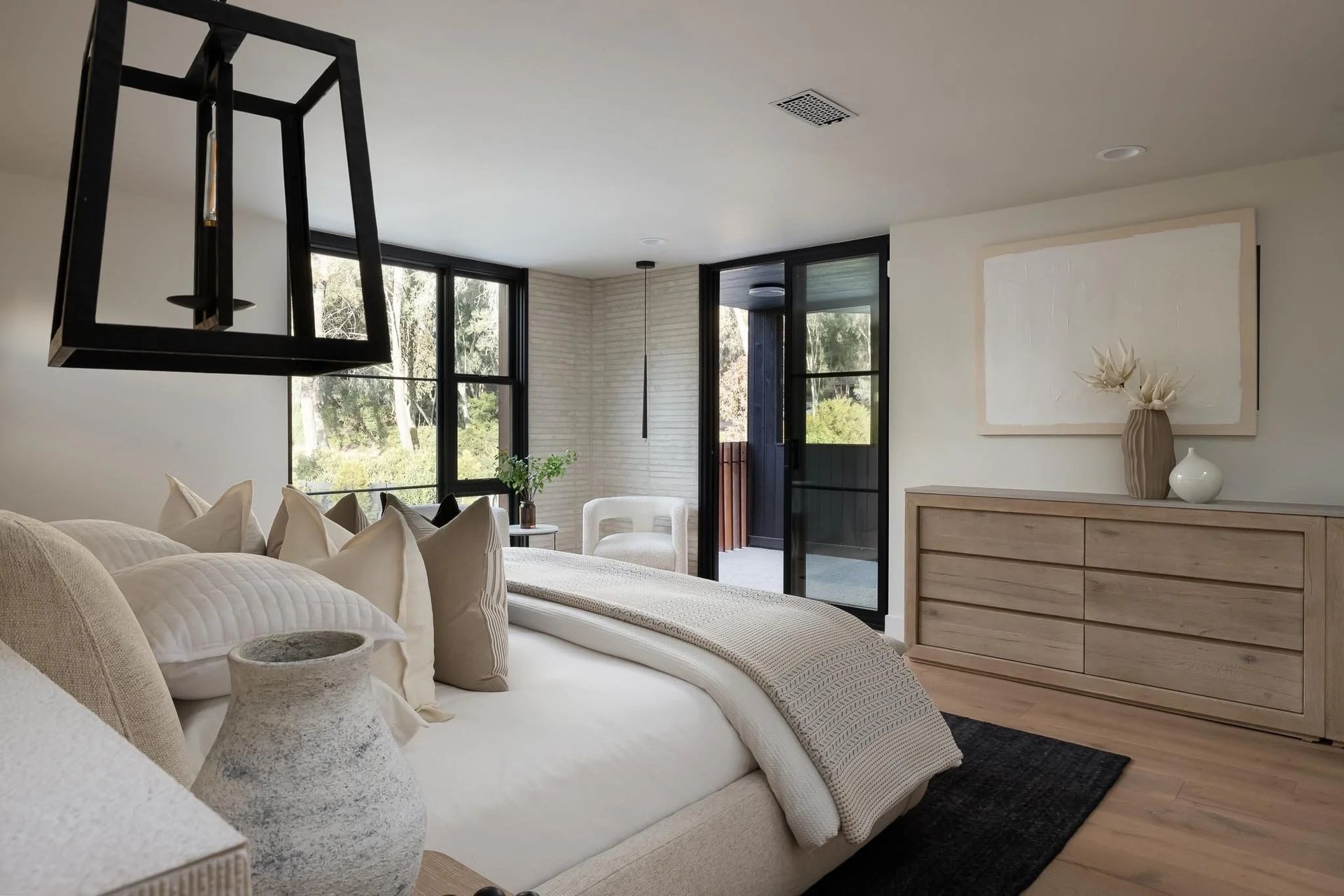 5-Star Airbnb Reviews: The Guest Experience