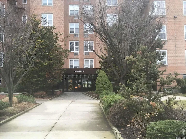 Apartment Building in Queens, NY