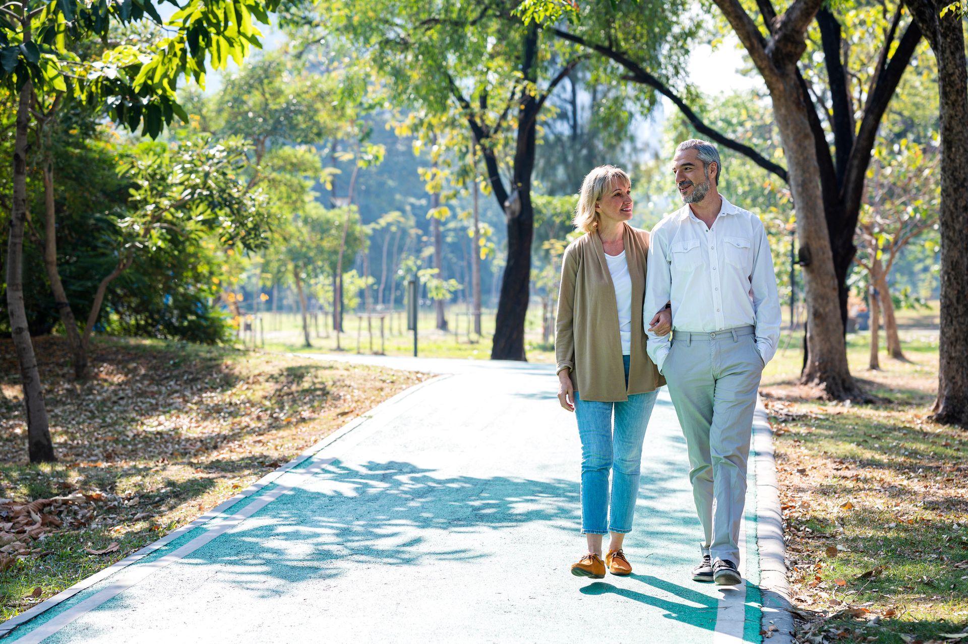 Seniors Couple Spend Time In Public Park Together | Little Rock, AR | TChase Healthcare Solutions Seniors Couple Spend Time In Public Park Together | Little Rock, AR | TChase Healthcare Solutions