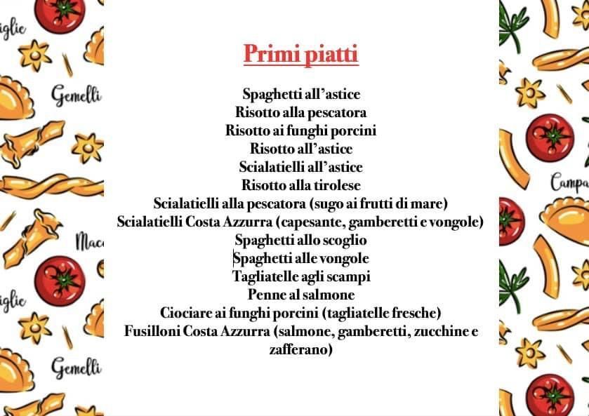 Menù di primi piatti italiani, testo su sfondo di illustrazione alimentare.