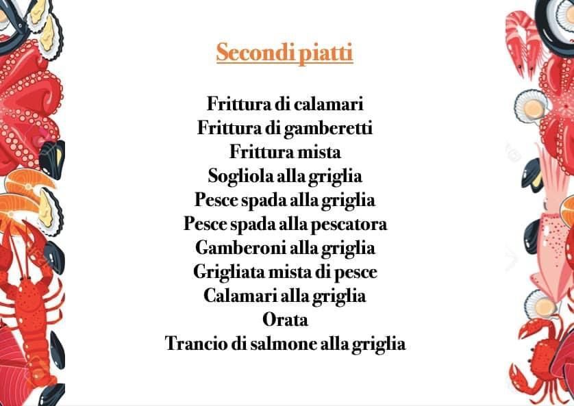 Menù italiano: piatti di pesce come pesce spada alla griglia, calamari e gamberi fritti.