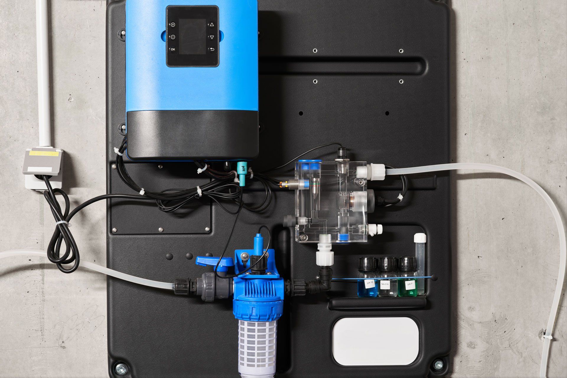 A chlorinators machine | Penrith, NSW | Ian’s Pools Penrith