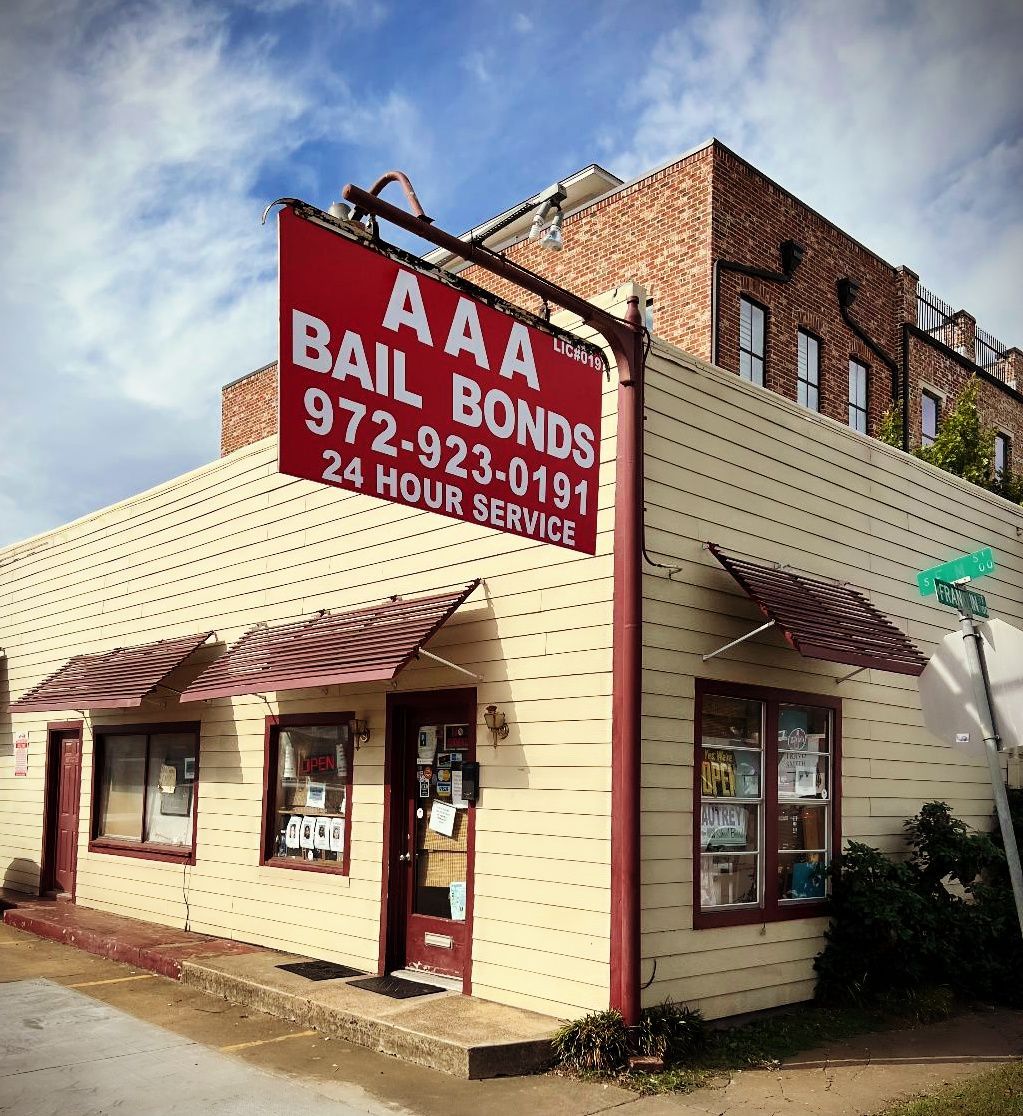 Man is being Detained by the Police – Waxahachie, TX – A A A Bail Bonds