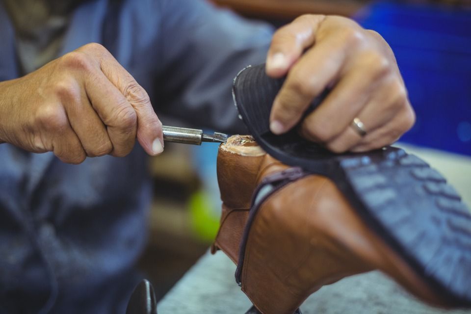shoe repair expert