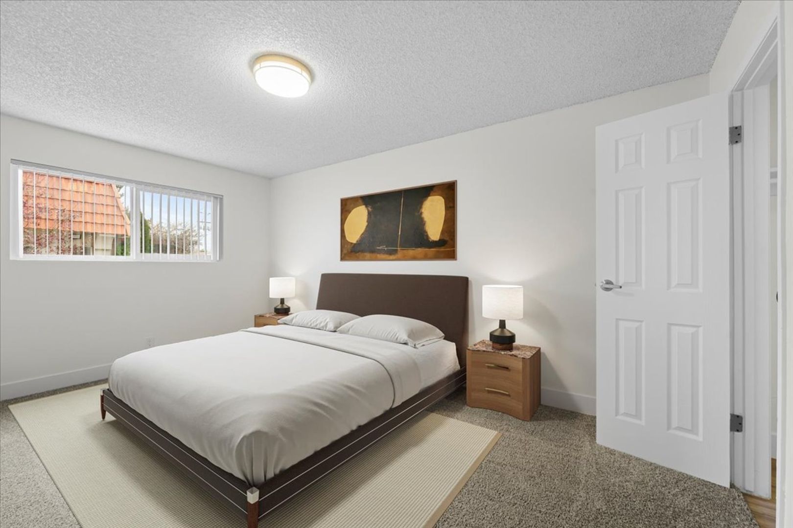 Bedroom with spacious closet in Sherwood Forest Apartments
