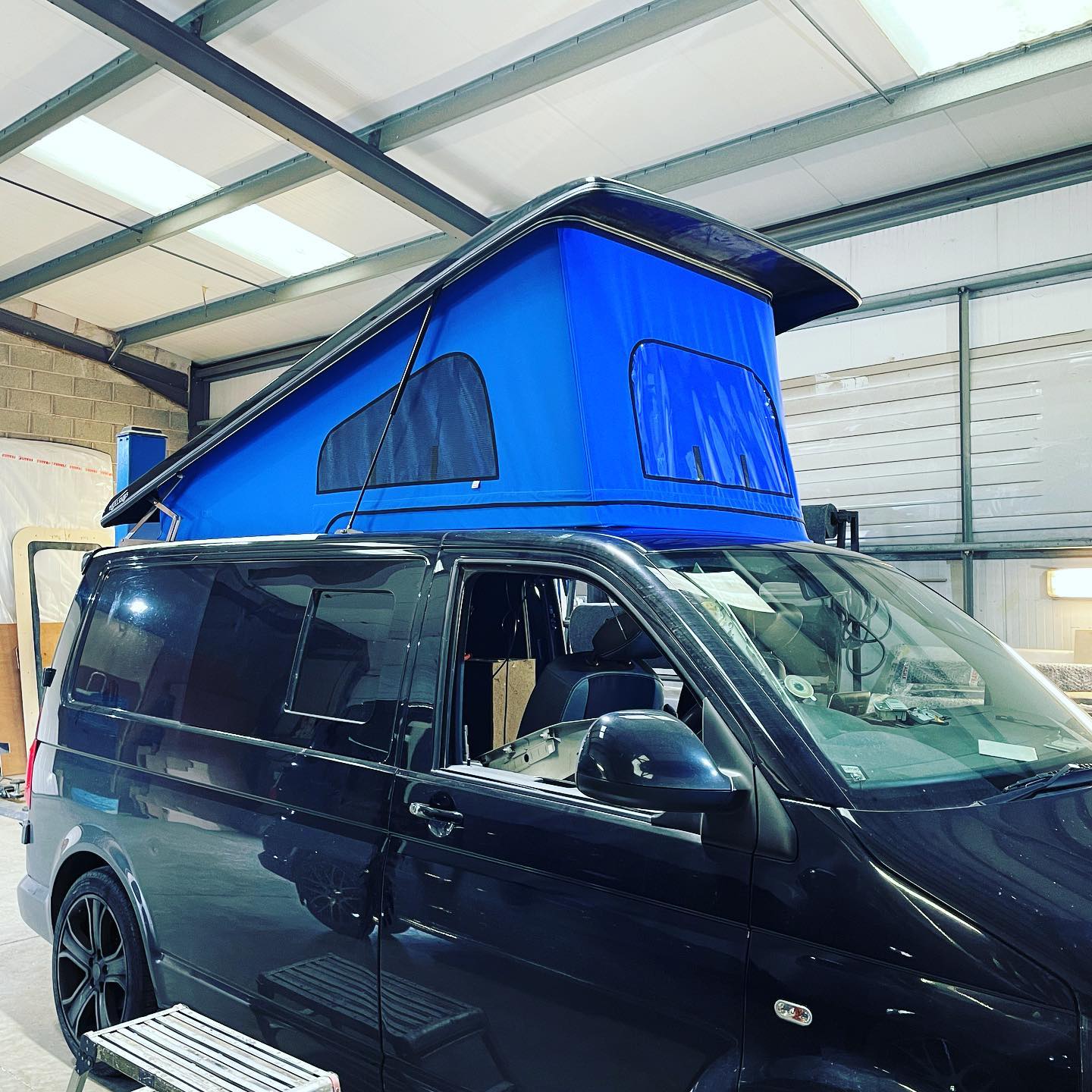 Skyline pop top roof