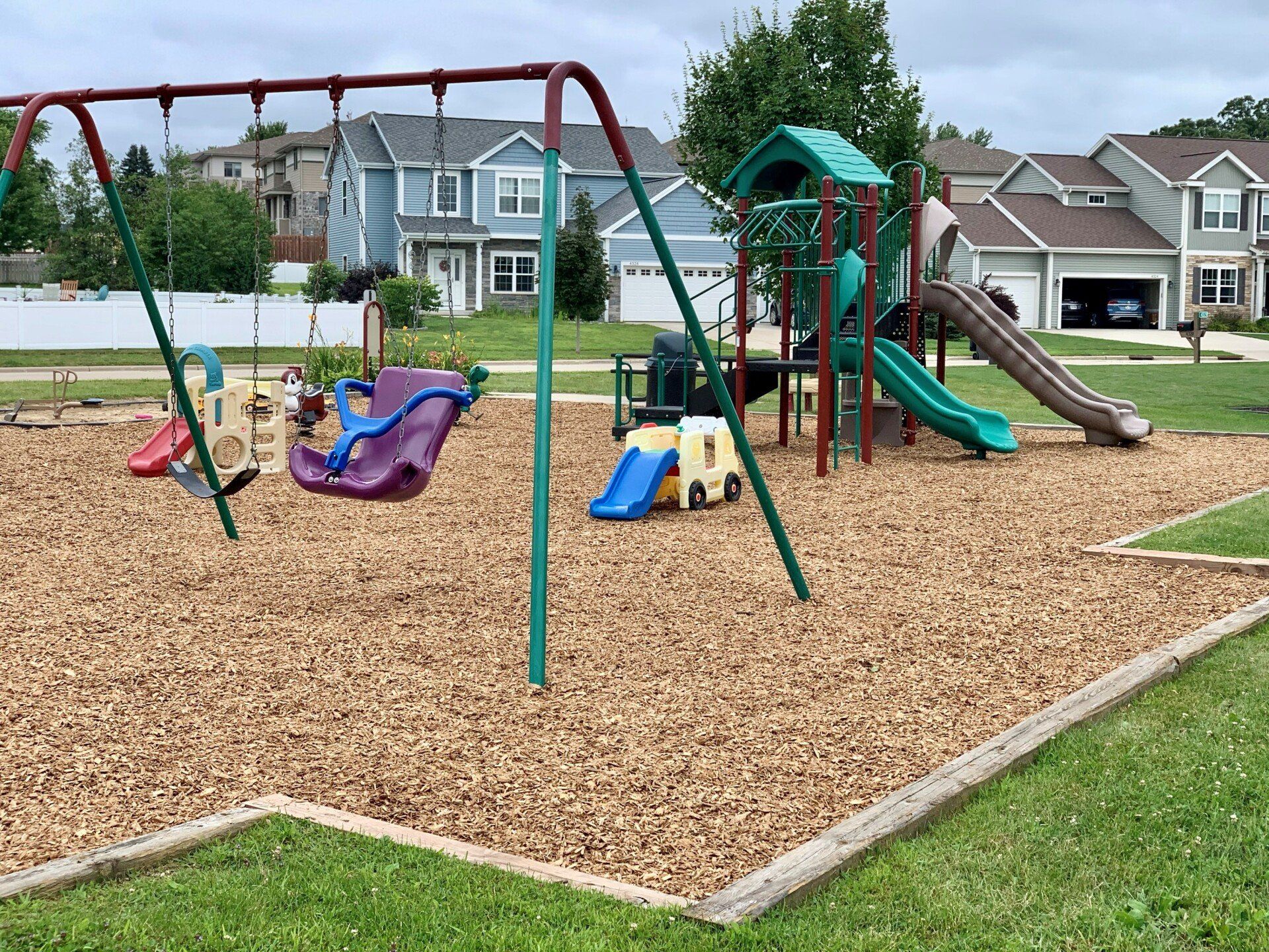 White House — Common Mulch Questions in Madison, WI White House — Common Mulch Questions in Madison, WI