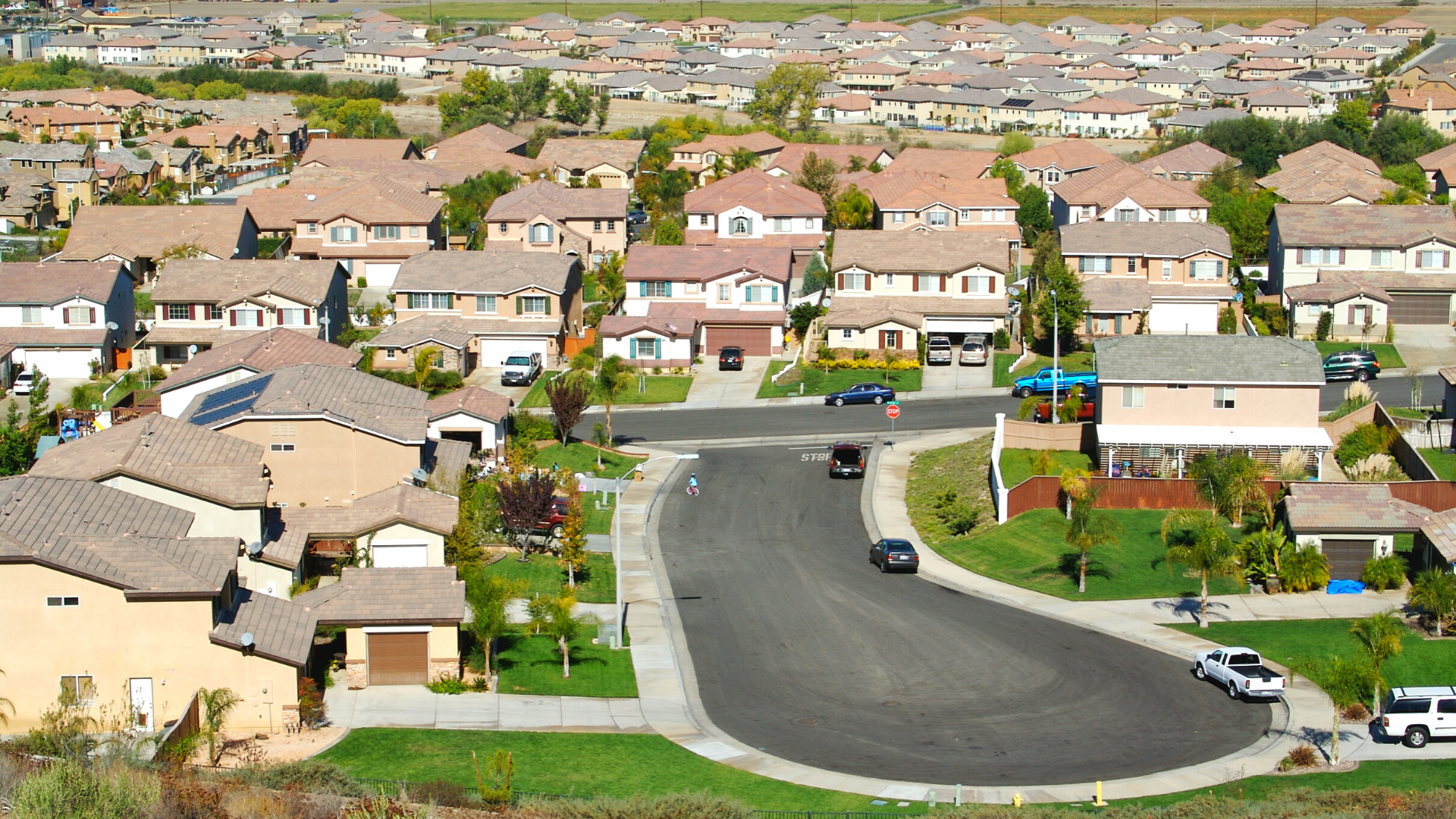 Look at Other Rental Properties in Your Neighborhood