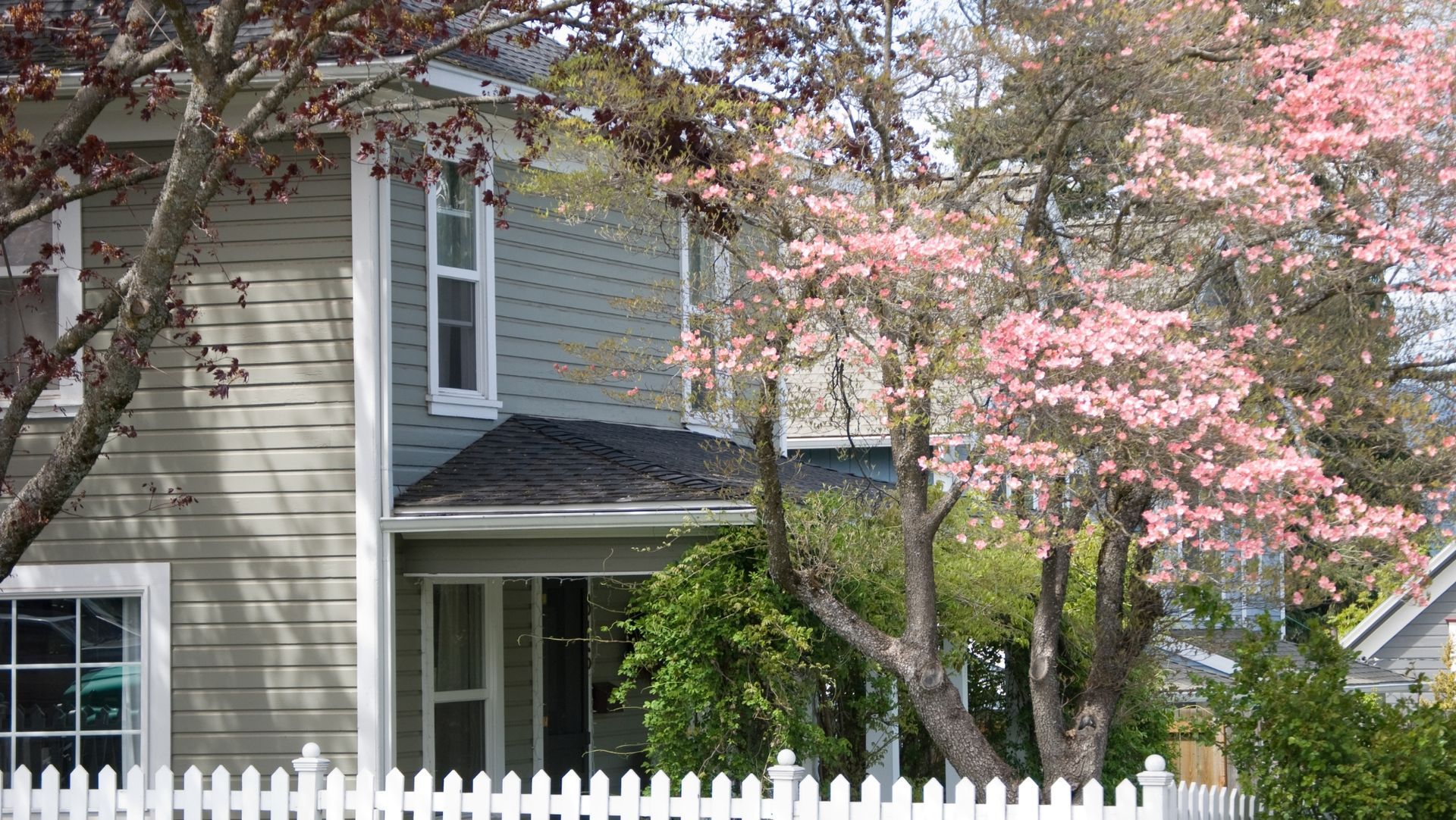 Here is the highly optimized, SEO-driven alt text for the first image currently visible in your dashboard grid (Home+in+Spring.jpg), which is linked to your blog post