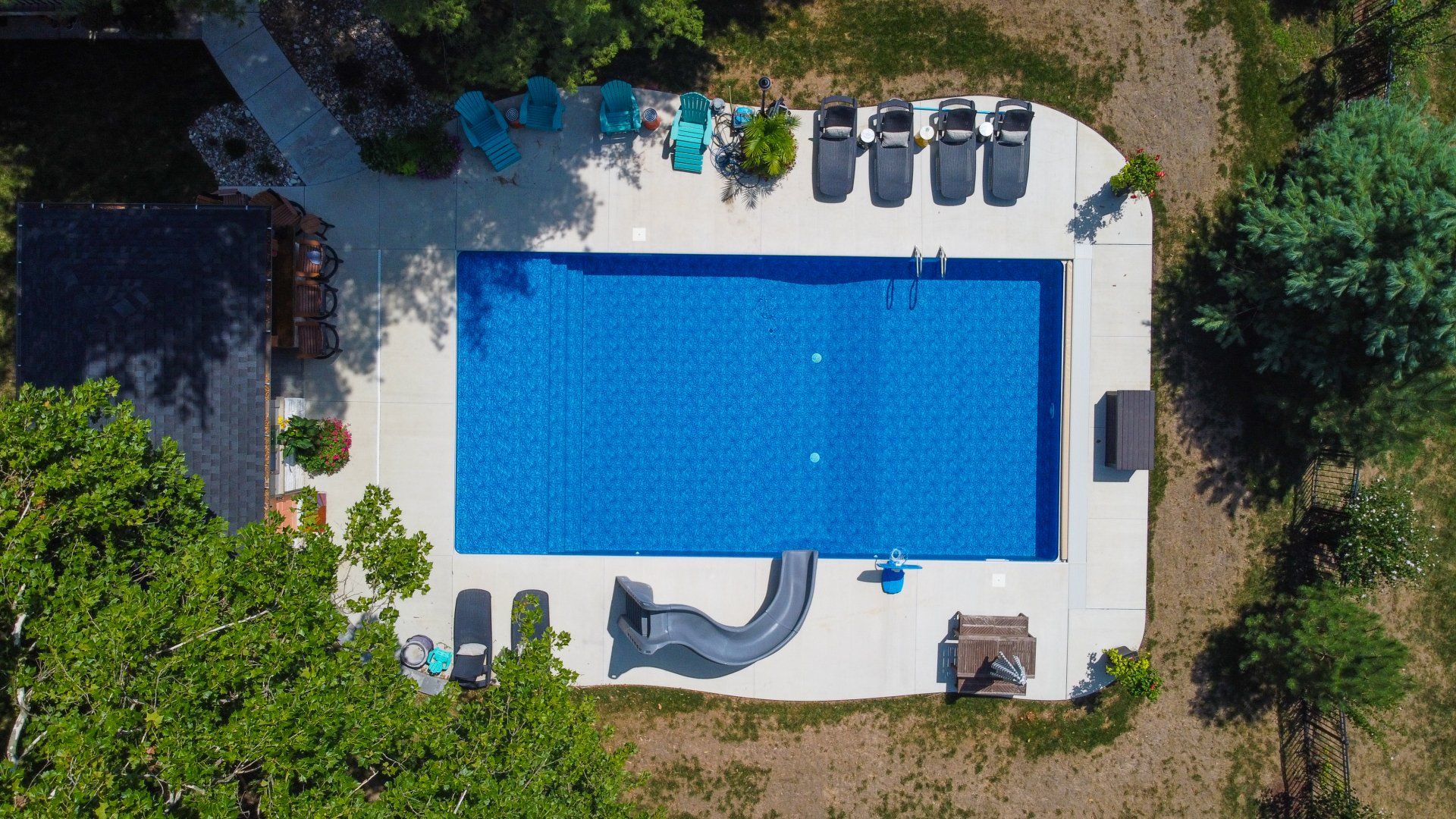 Completely Customize Your Vinyl Liner Inground Pool in Columbia, MO With Peavler Construction.
