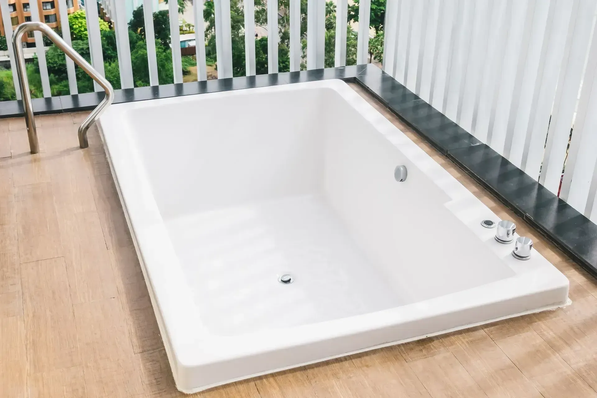 White Bath Tub