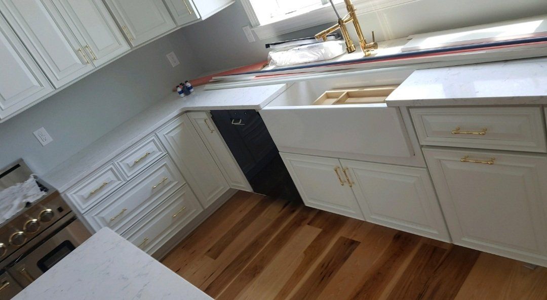 Kitchen with Oven — Wilmington, NC — The Cabinet Gallery