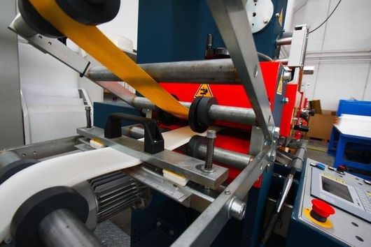 macchina per produzione nastri adesivi