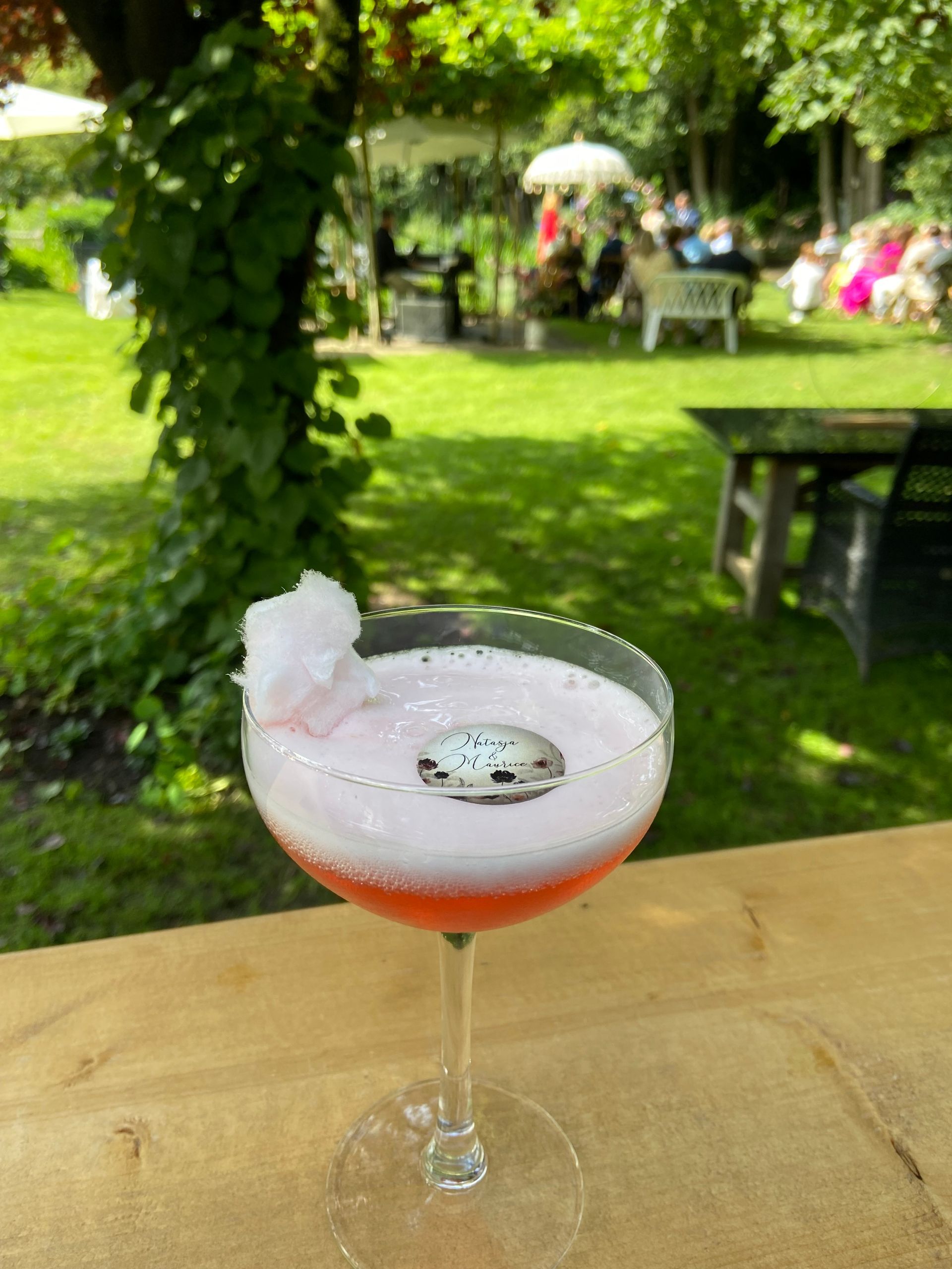 bloedsinaasappel met rozen voor een feestje met catering door Bynathalie