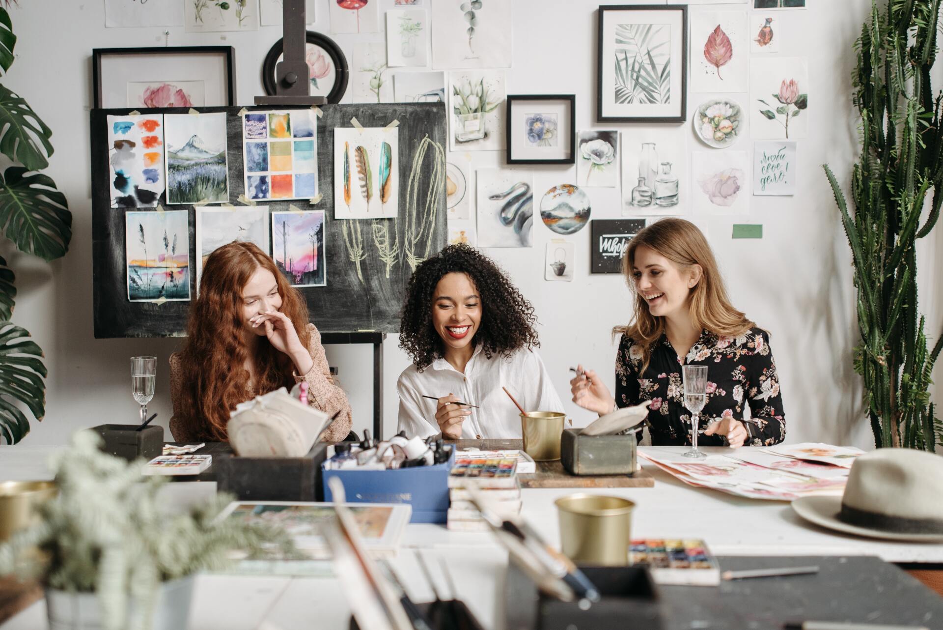 3 art student girls exploring and sharing their art styles