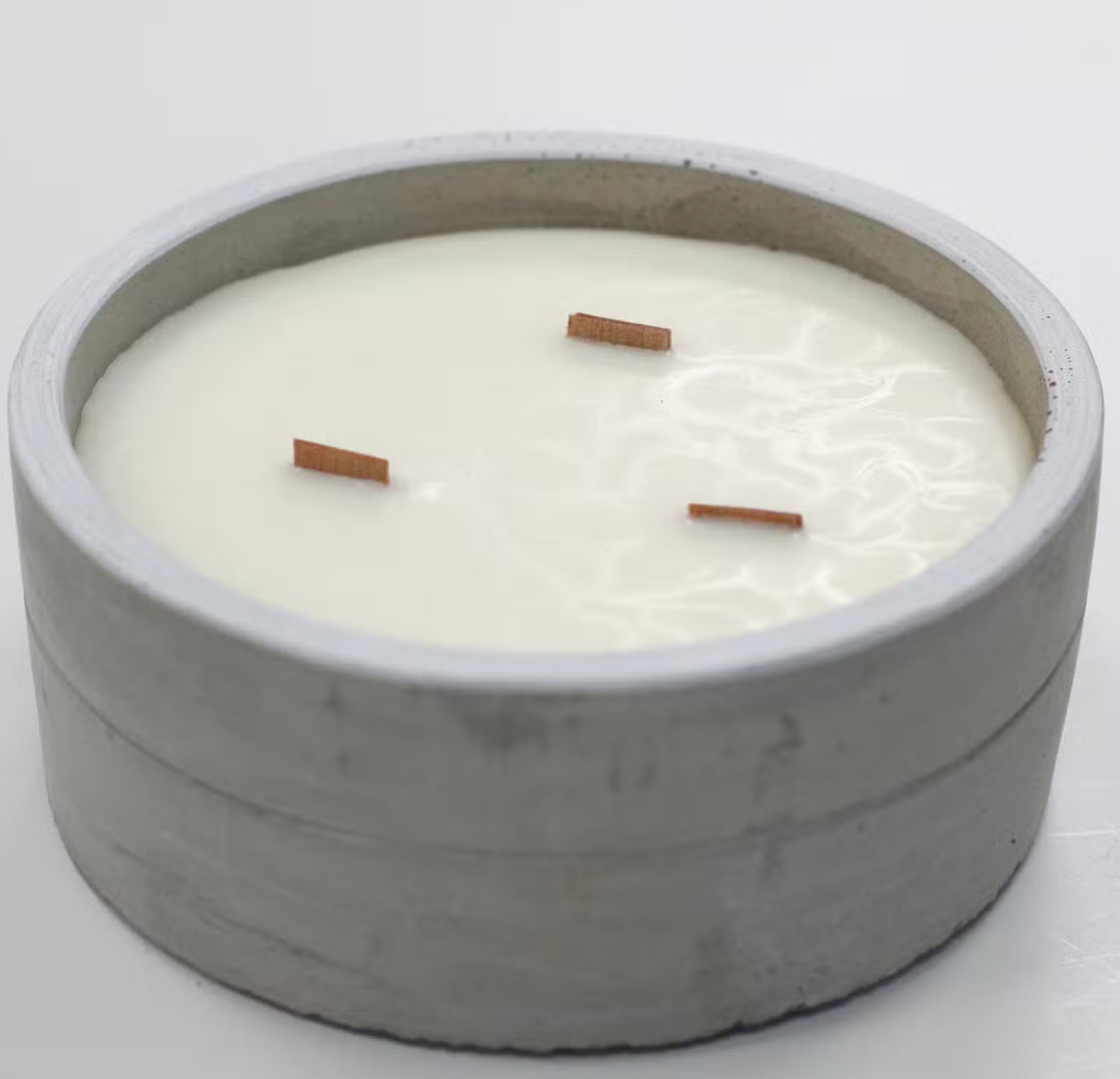 Kaars In Betonnen Pot - Large - Gemalen Vanille & Sinaasappel