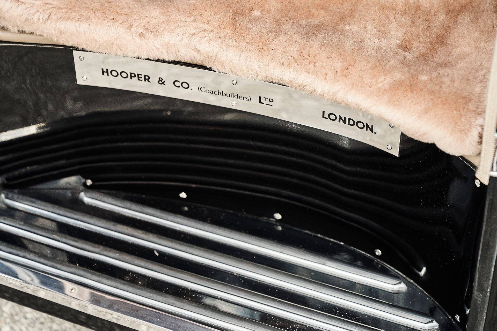A close up of a sign that says london on it