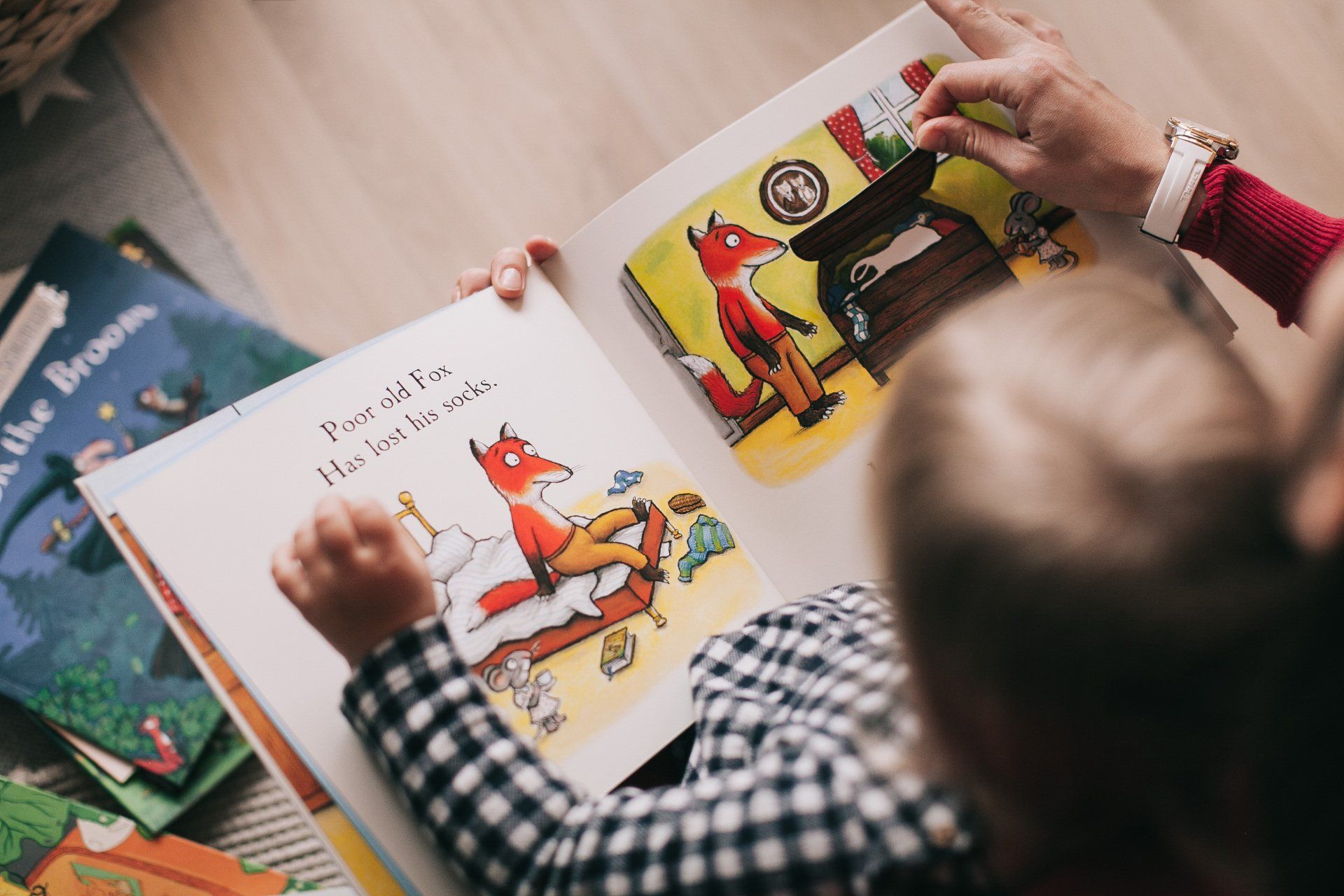 Kids reading