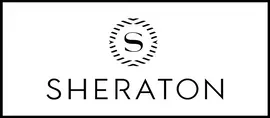 Sheraton hotellogo: witte tekst en embleem op een zwarte rechthoek.