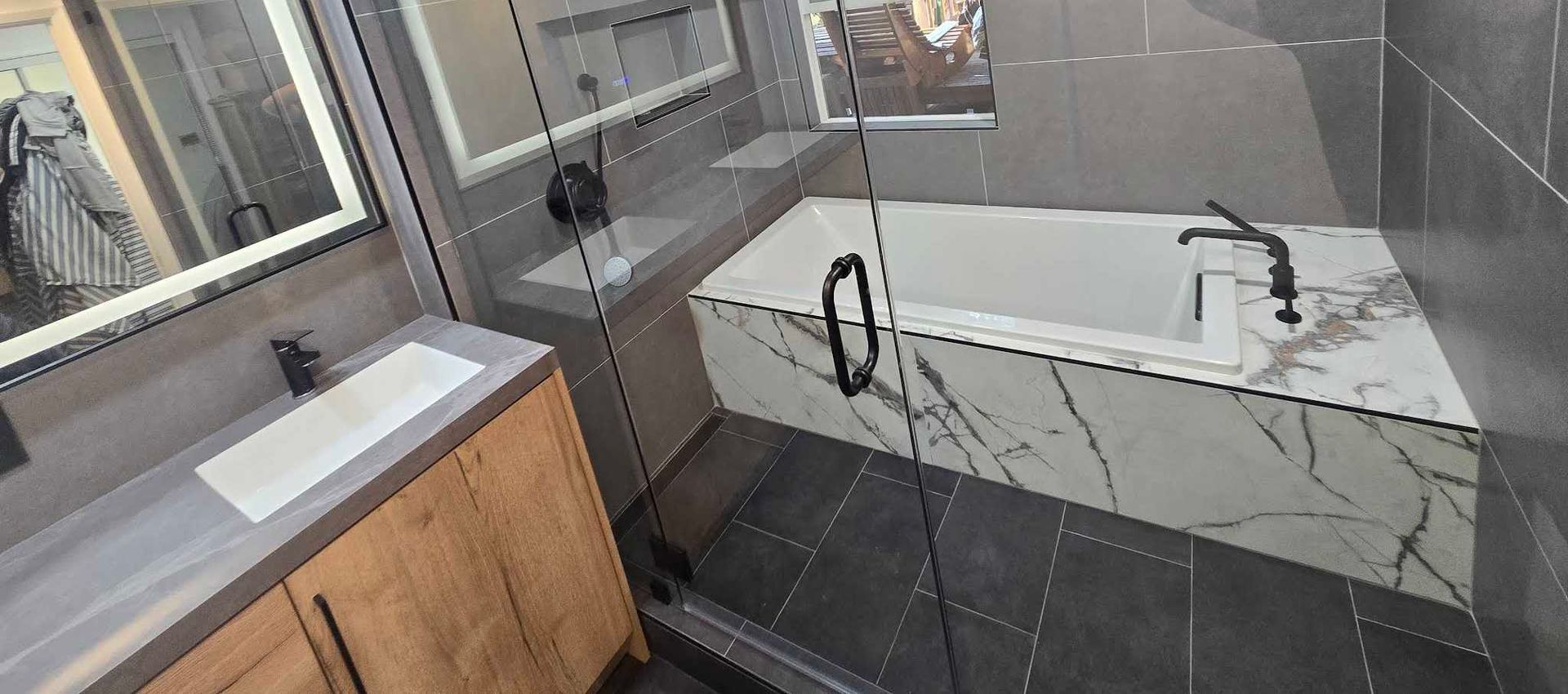 Shower and bathtub repair replacement plumbing service in Oakland CA
