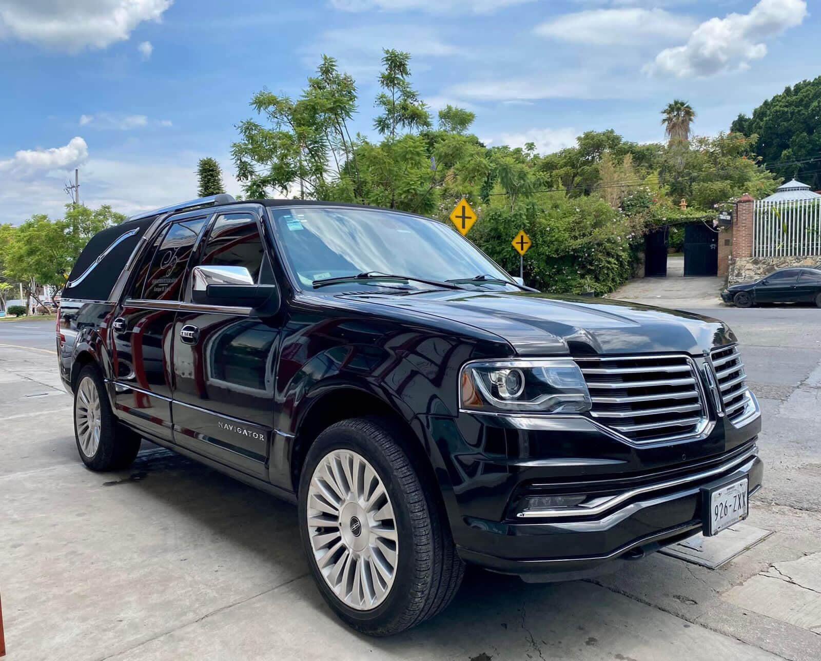 SERVICIOS FUNERARIOS ENRIQUE M. LÓPEZ - Carroza