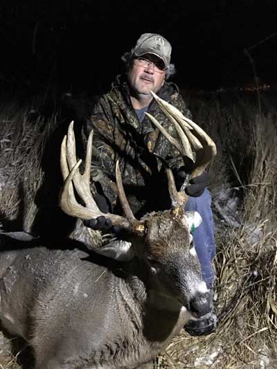 Whitetail Deer Hunting guide Michigan, Michigan whitetail Deer Hunting Outfitter