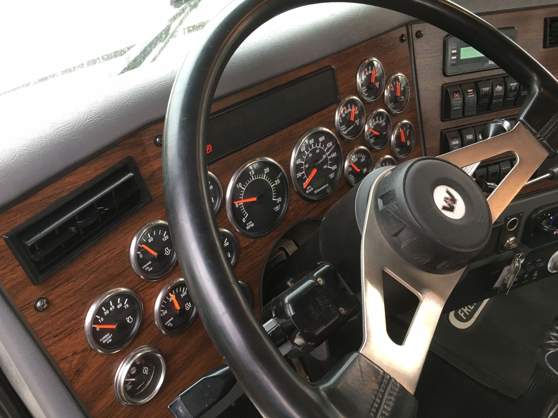 Used 2006 Western Star 4900SA T/A T/A Bed Truck For Sale