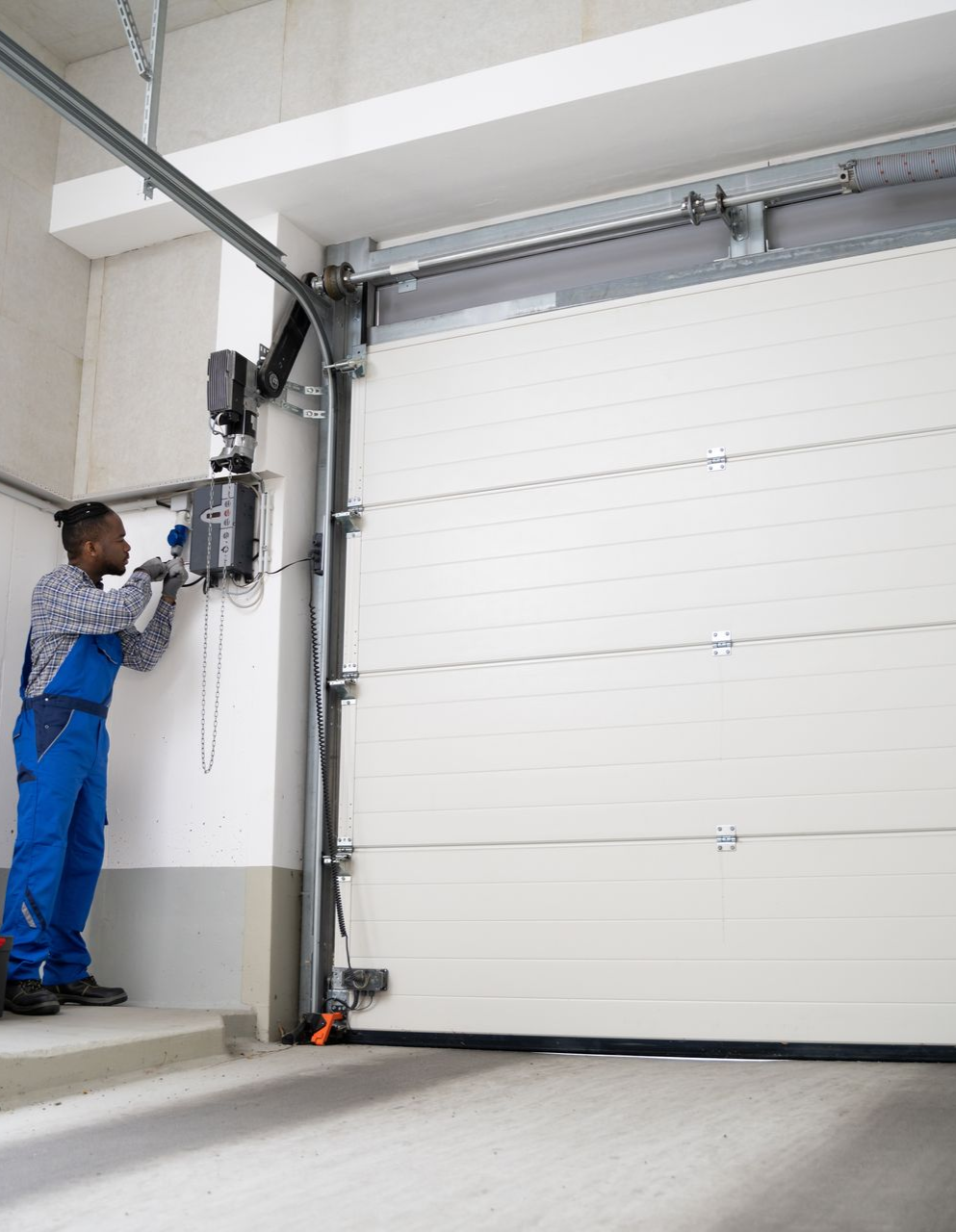 Commercial & Residential Garage Doors in Sacramento County