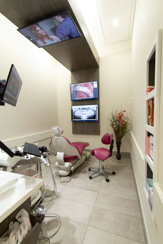 Full examination room photo