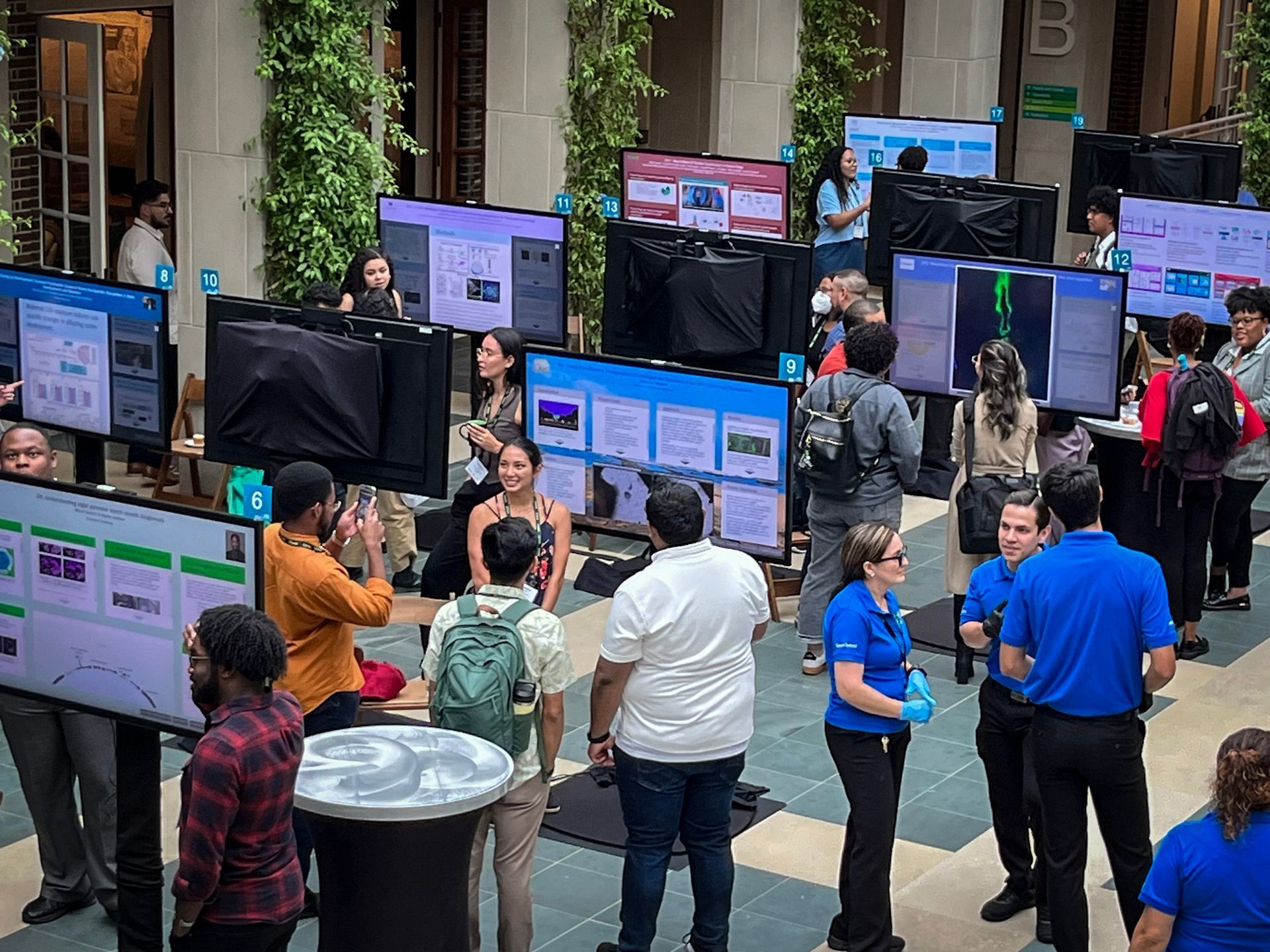 Interactive Touch Screen Poster Rentals for Medical and Scientific Events in Washington D.C.