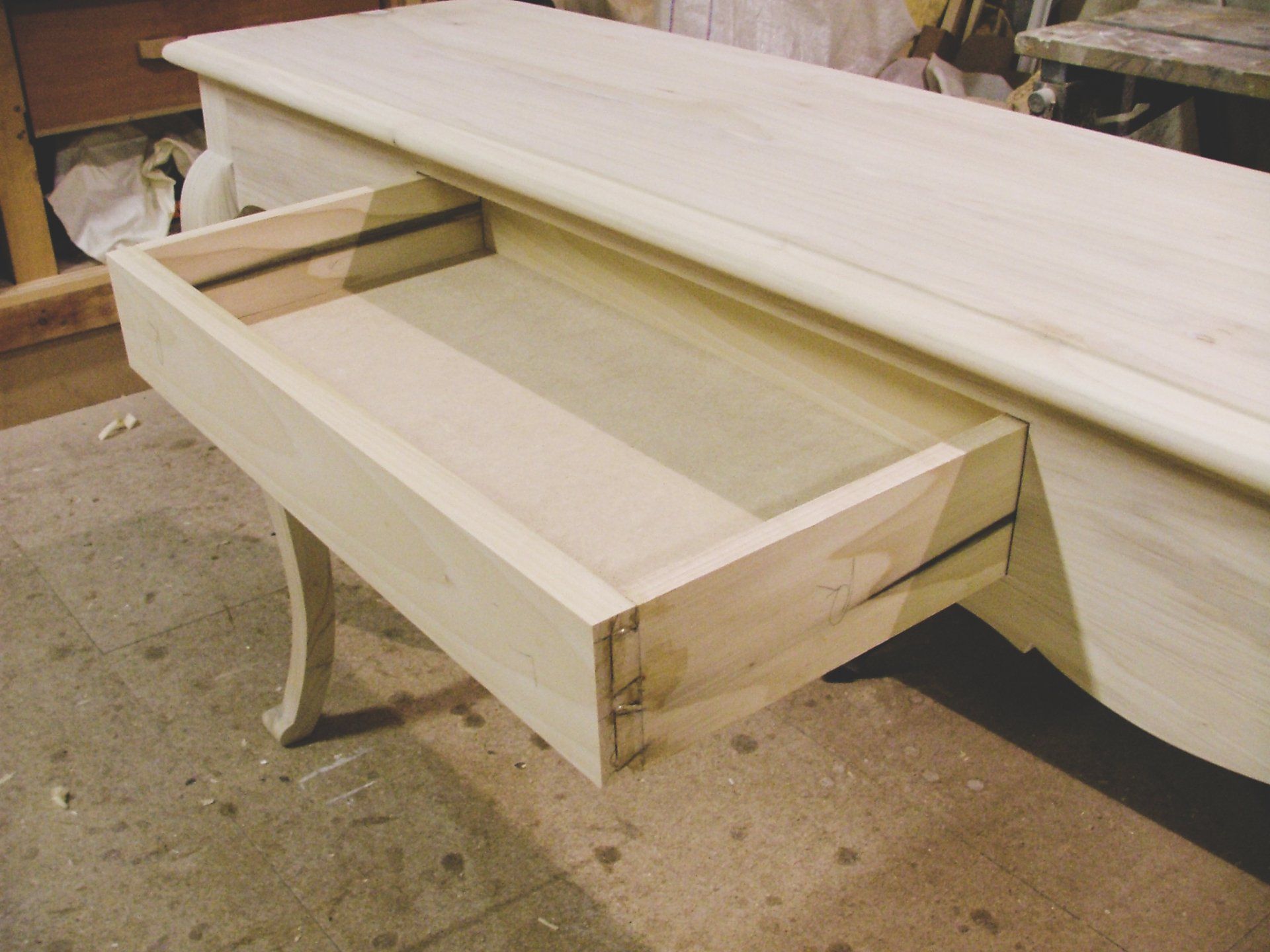 DISCOVER  BESPOKE FURNITURE