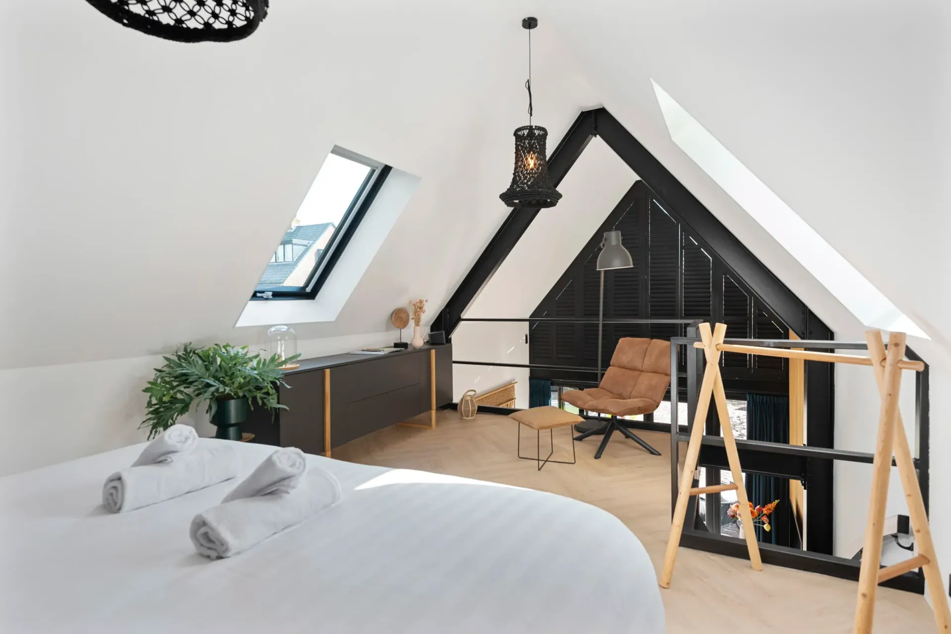 Bedroom with skylight at Résidence Beaufort, Zandvoort