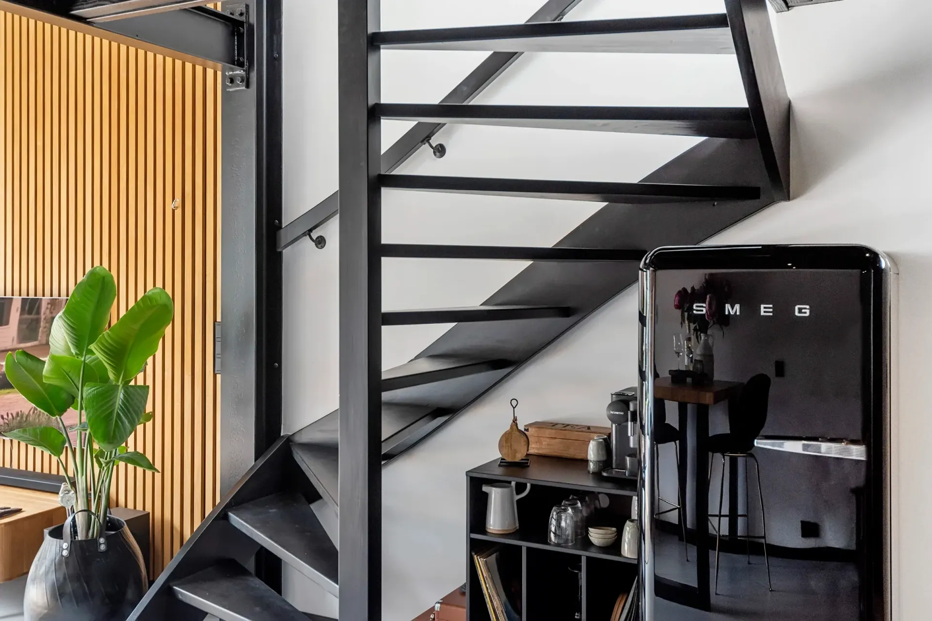 Loft staircase with workspace at Résidence Beaufort, Zandvoort
