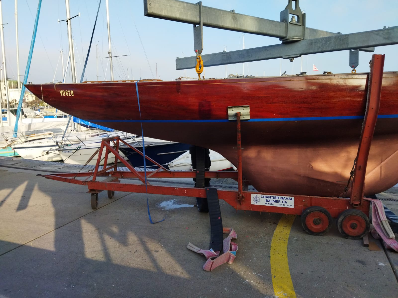 chantier naval balmer bateau rouge