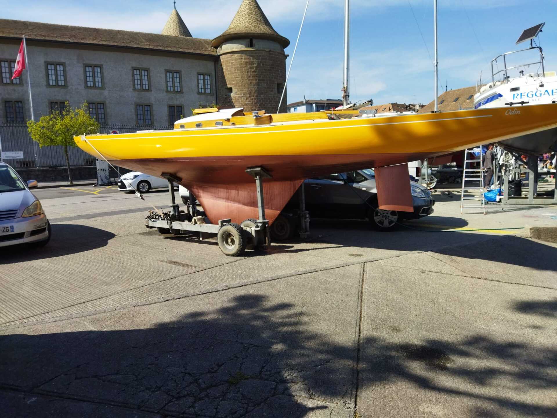 chantier naval balmer bateau jaune