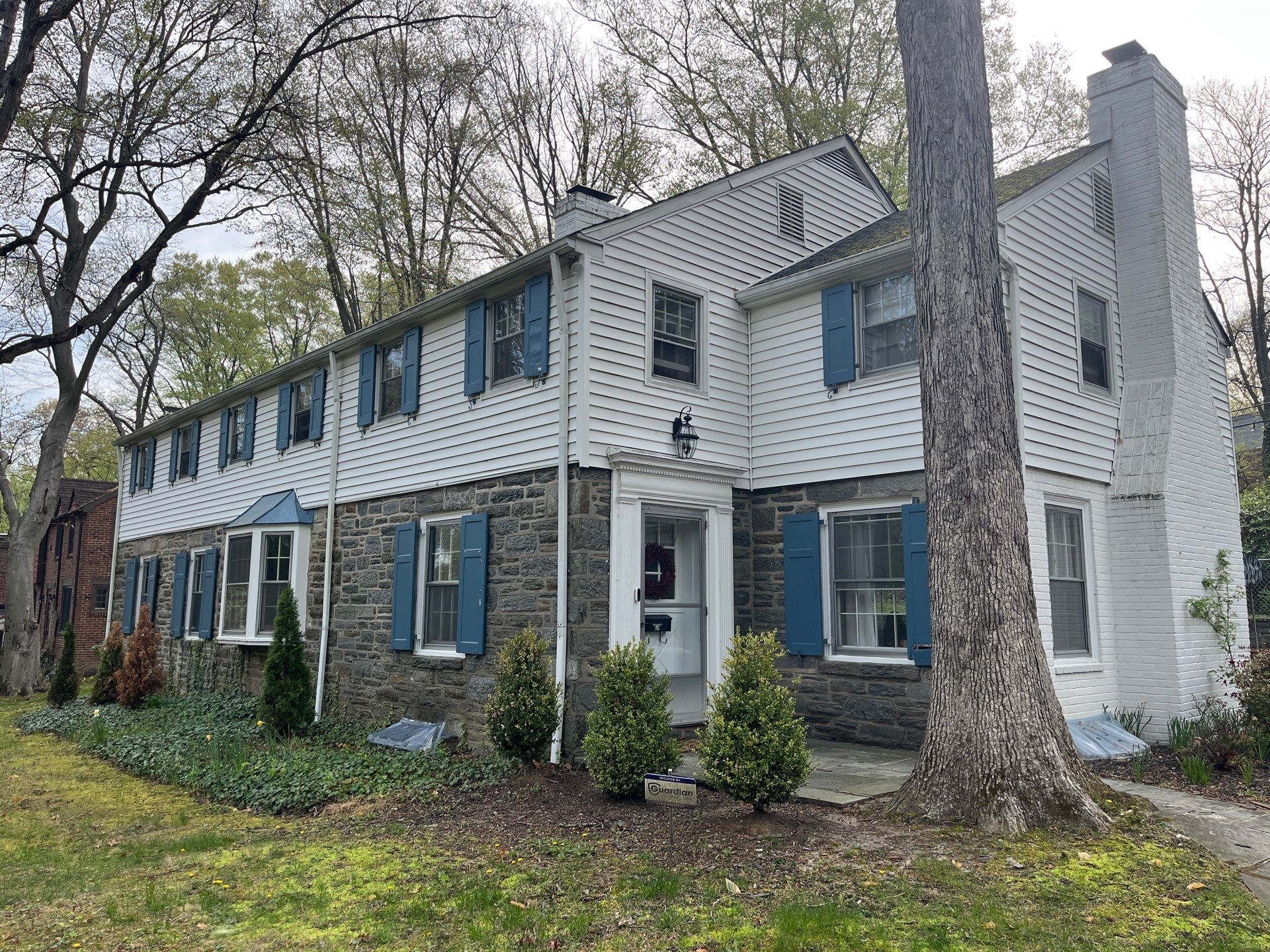Wyndmoor PA home with asphalt shingle roof and exterior siding